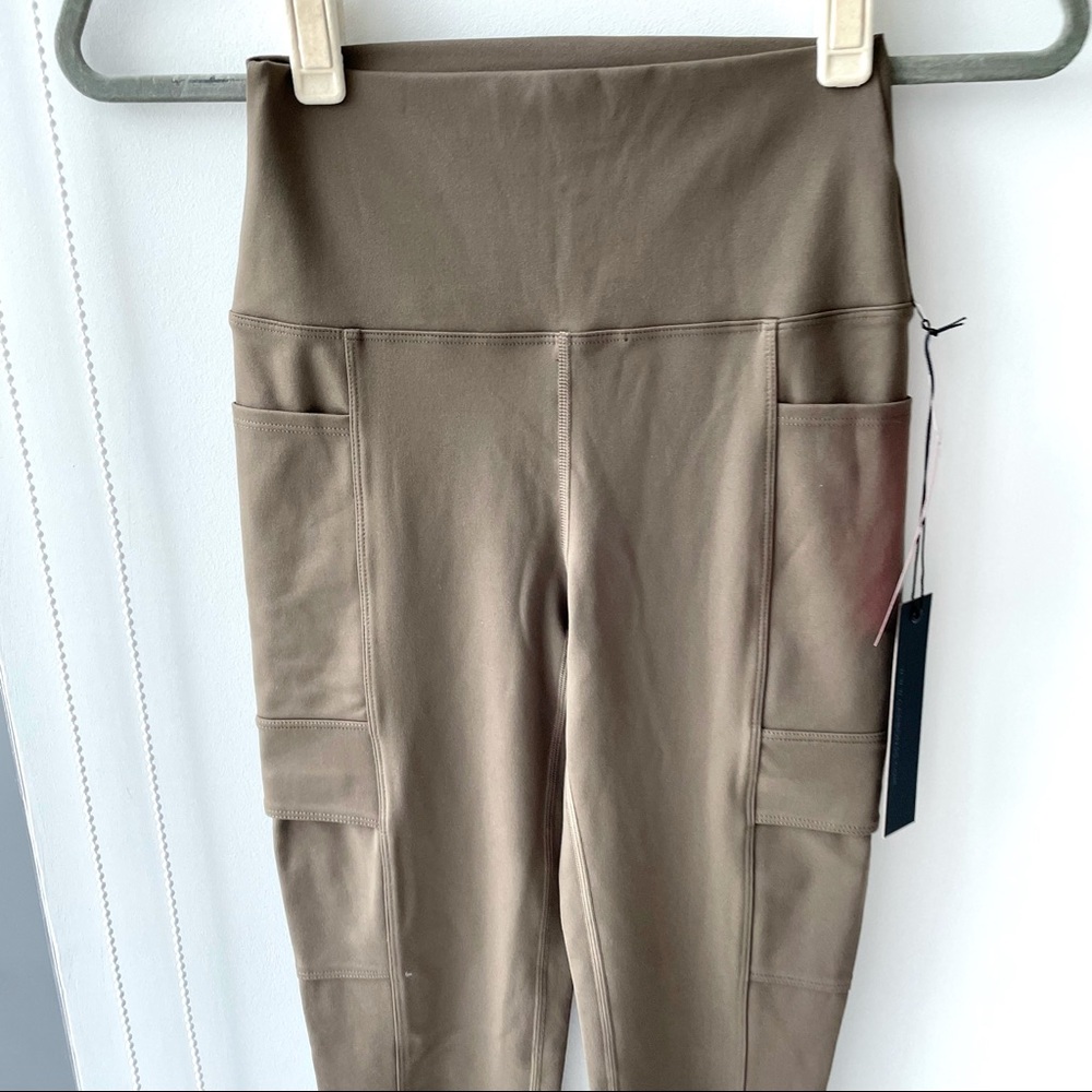 Carbon38 Utility Cargo High Rise Legging - Picture 3 of 11